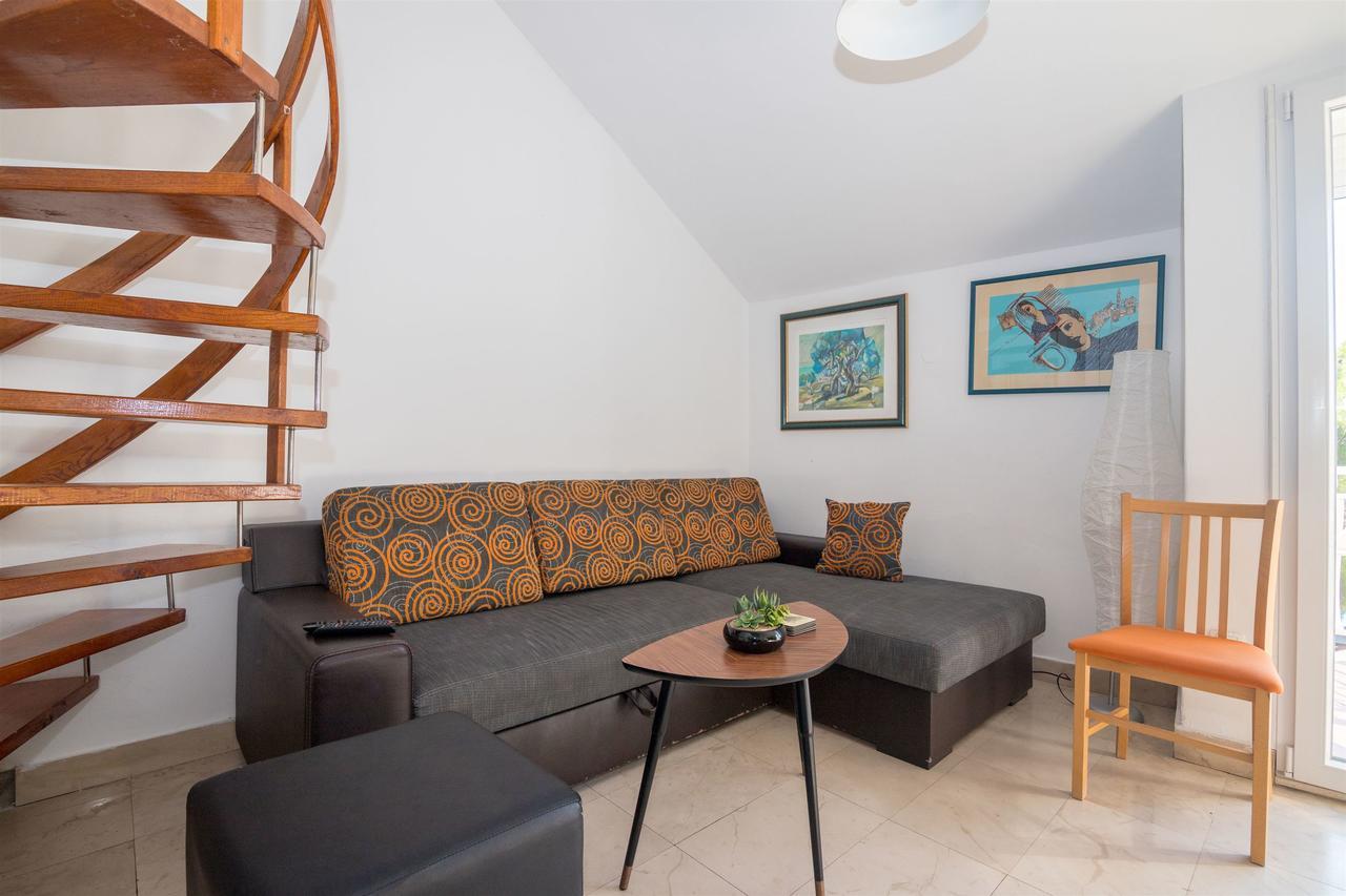 Apartments Antonija Дрвеник Экстерьер фото