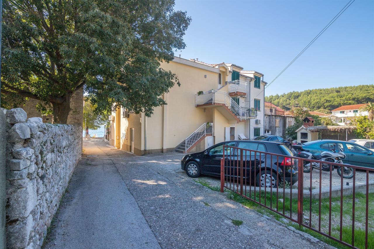 Apartments Antonija Дрвеник Экстерьер фото